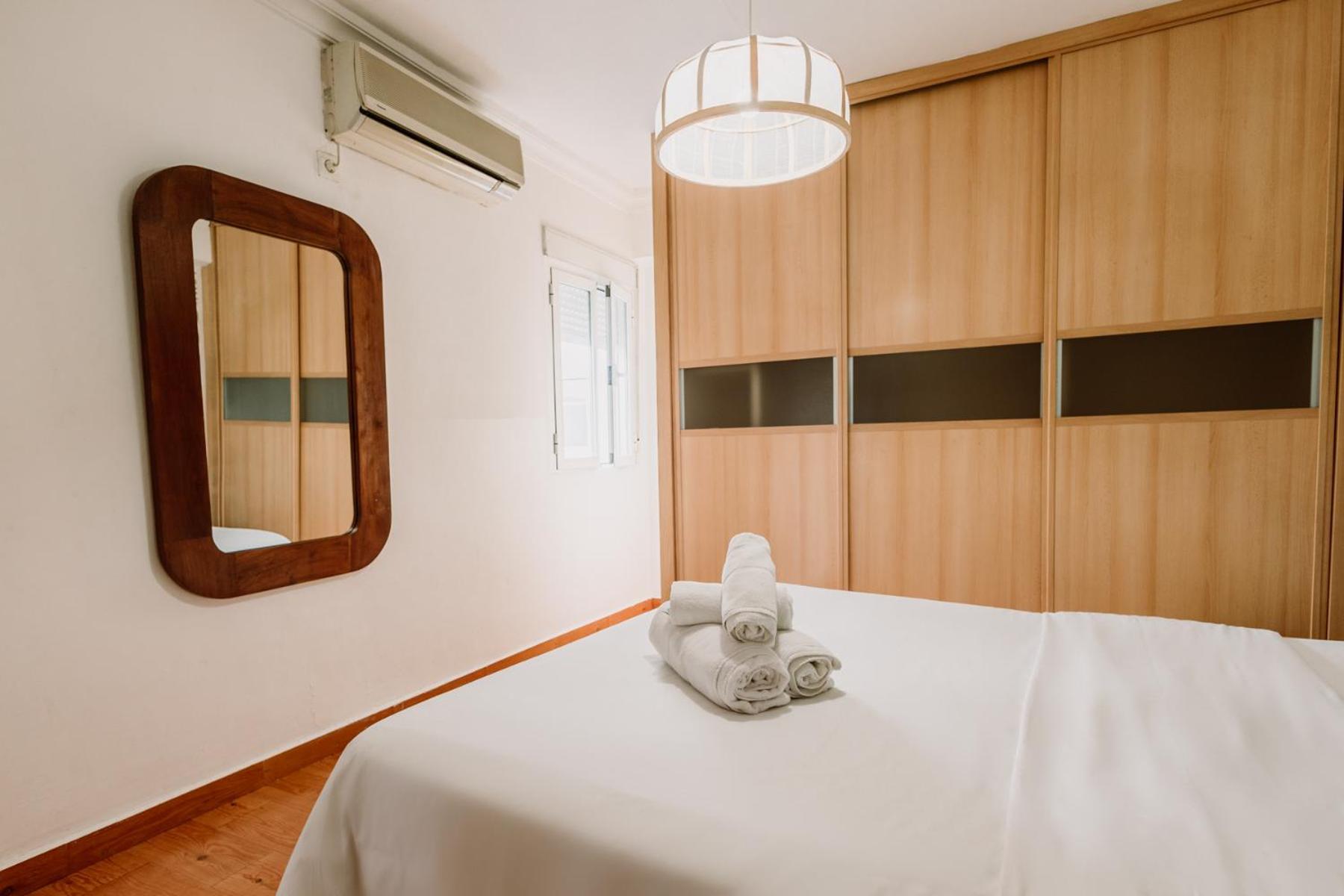 Spacious Central Apartment セビリア エクステリア 写真